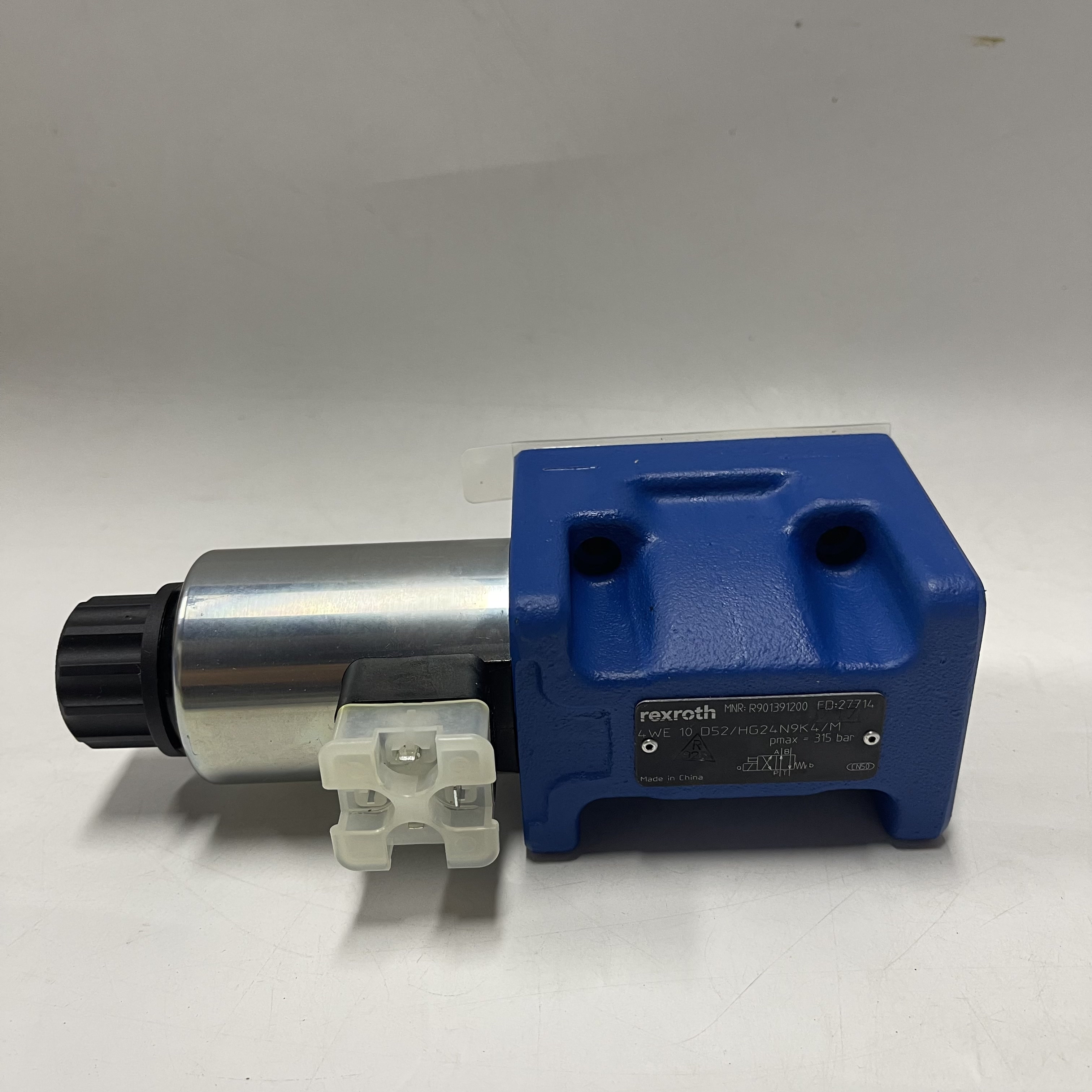 Rexroth Directional Control Valve R901391200  4WE10D5X/HG24N9K4/M