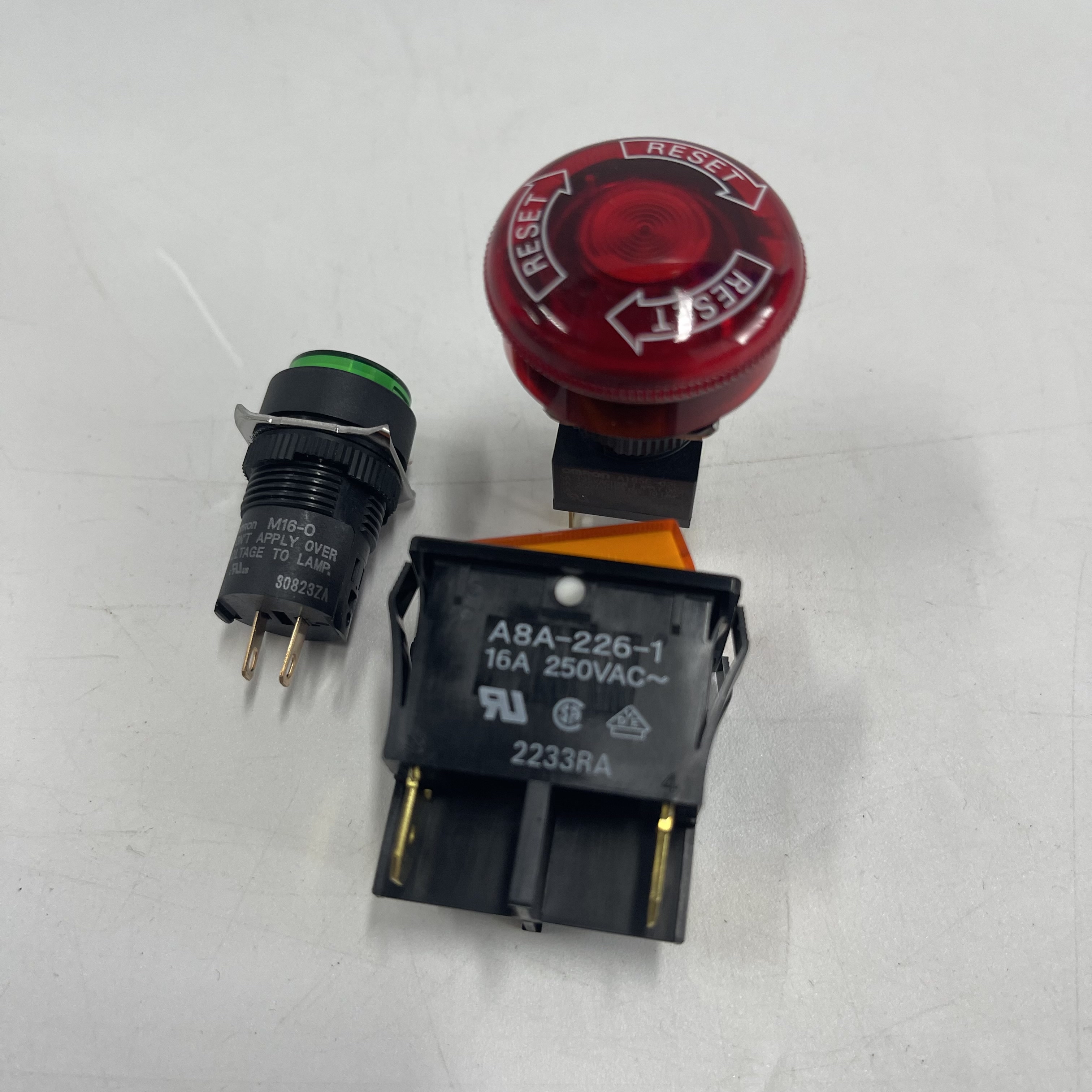 IDEC Reset Push Button & Switch Module A8A-226-1