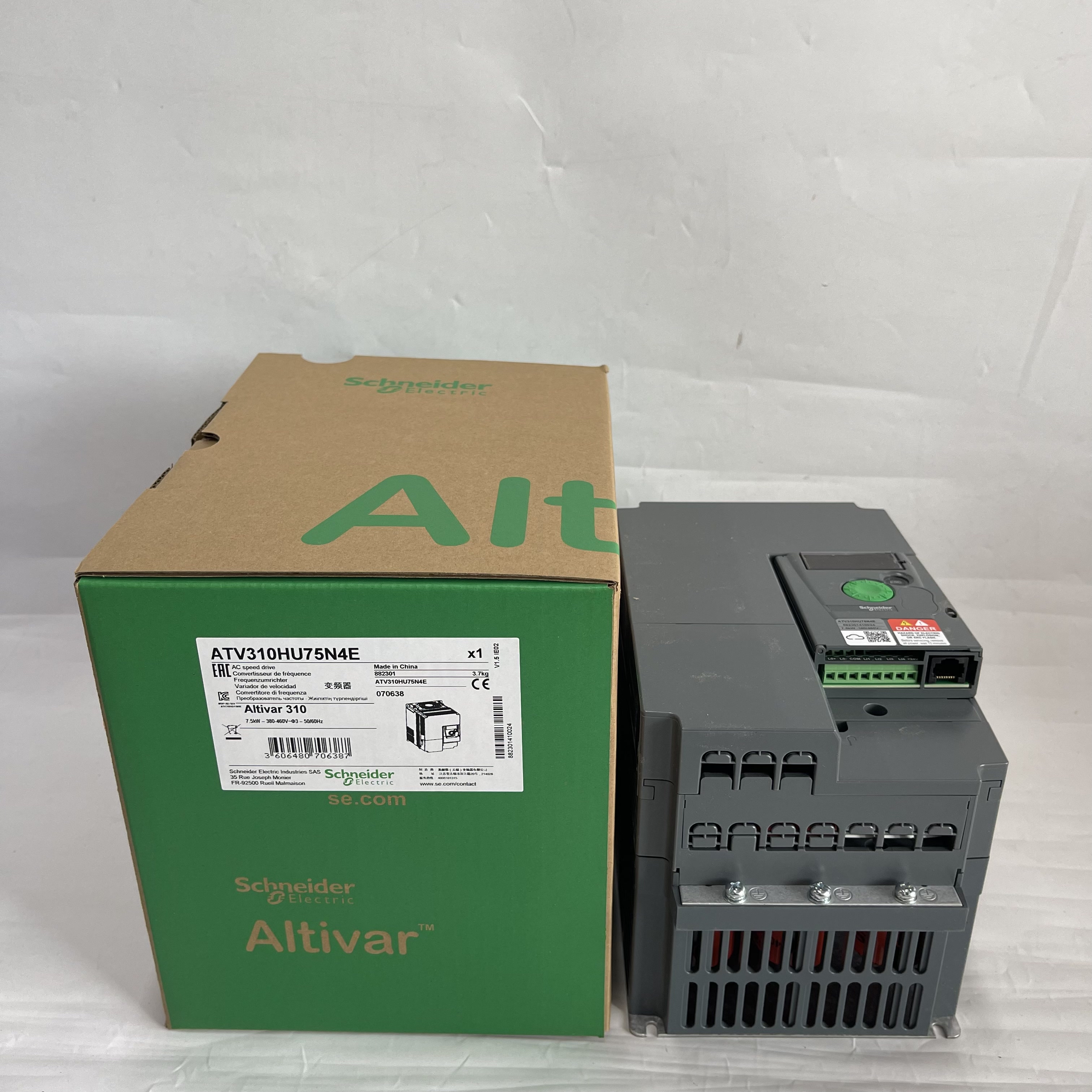 Schneider Variable Frequency Drive (Altivar 310) ATV310HU75N4E