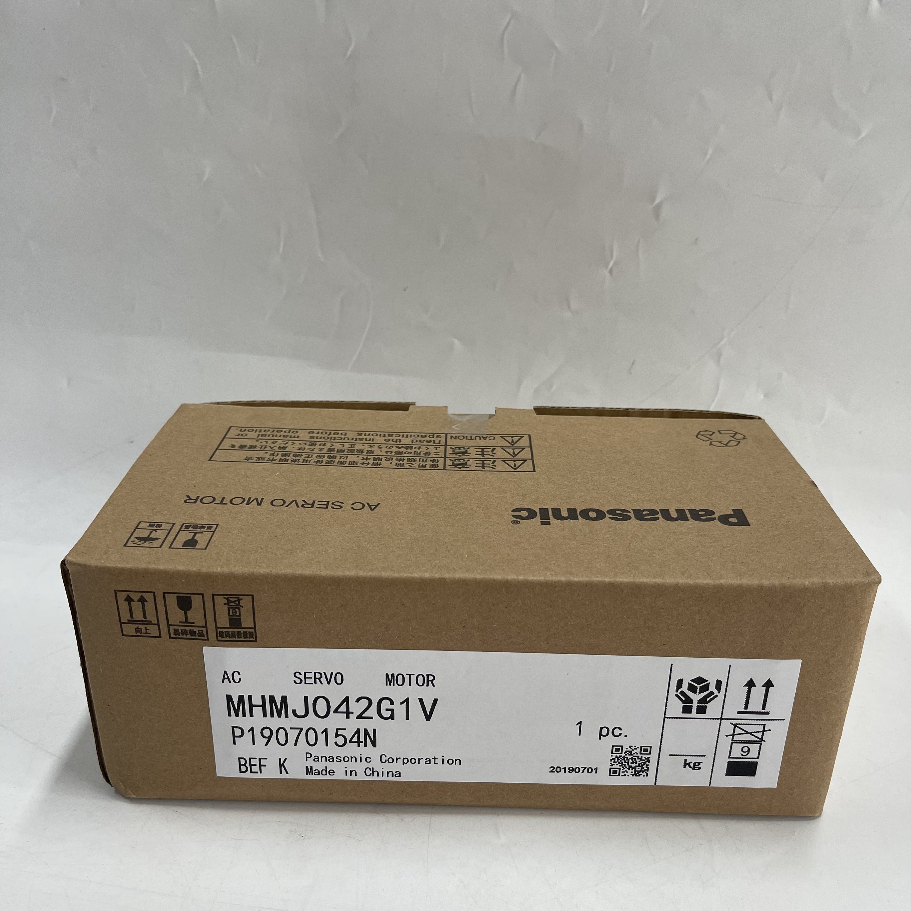 Panasonic AC Servo Motor MHMJ042G1V