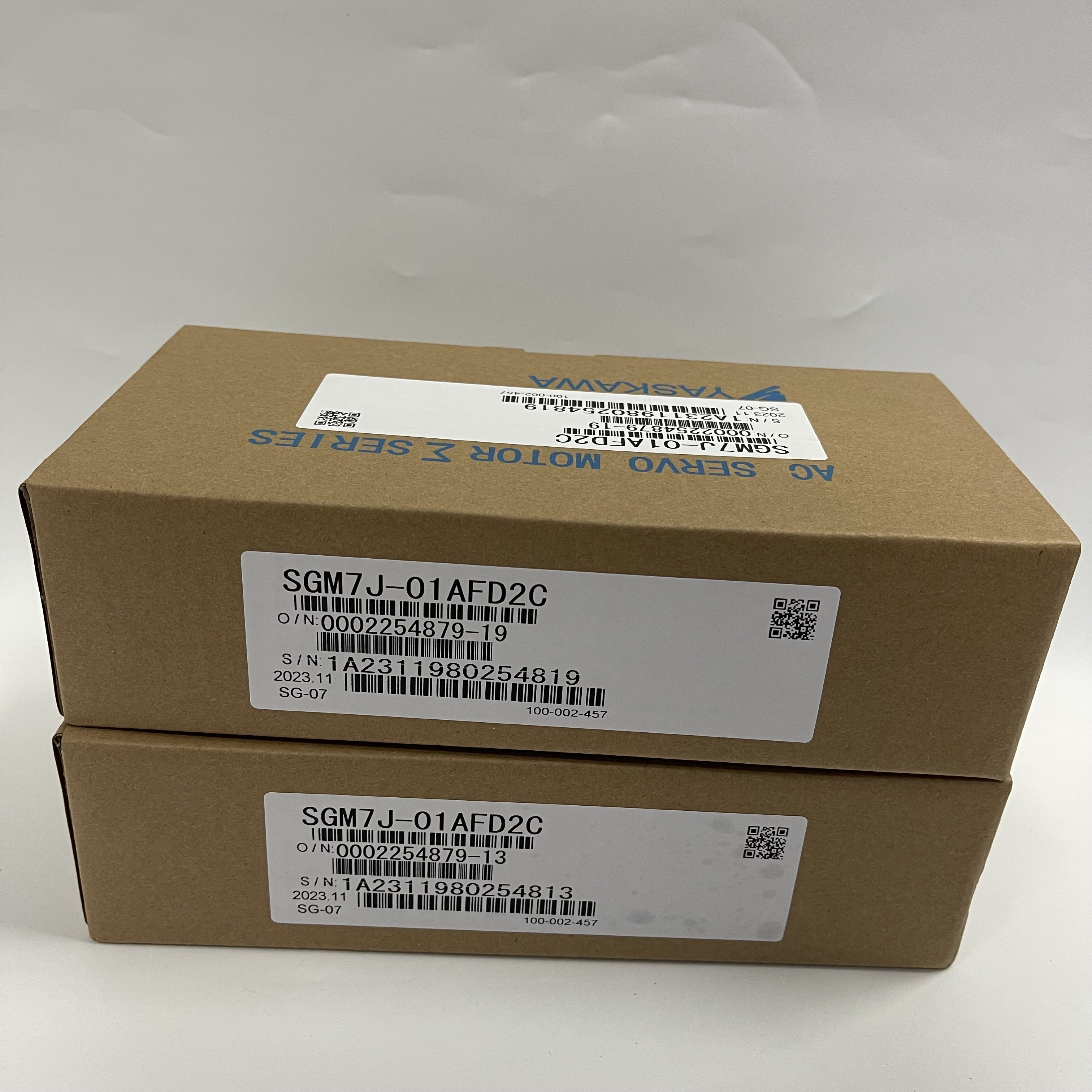 YASKAWA AC Servo Motor SGM7J-01AFD2C